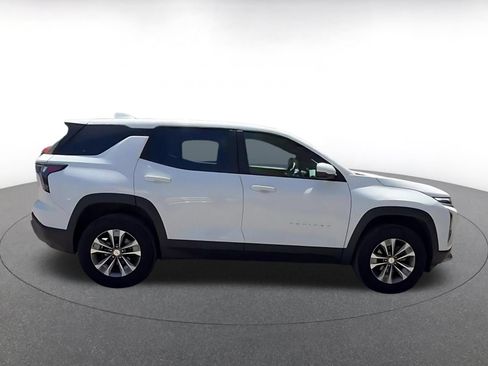 Used 2025 Chevrolet Equinox LT FWD image 13