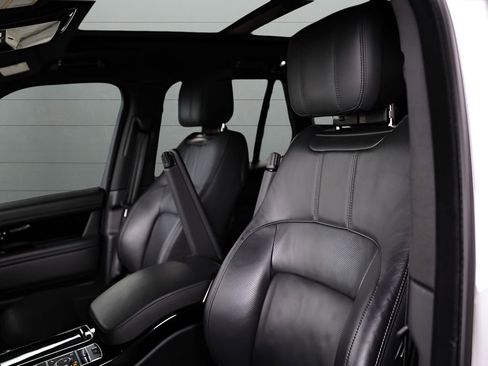 Used 2022 Land Rover Range Rover P525 Westminster Edition image 2
