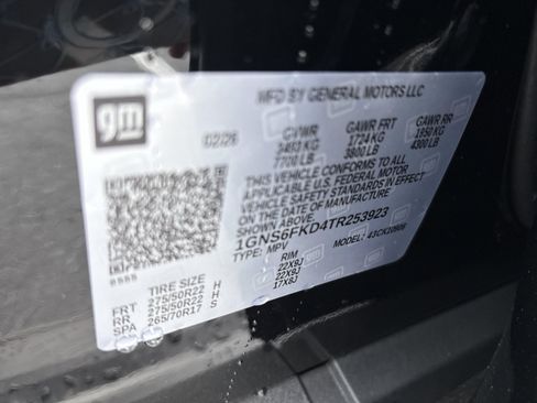 New 2026 Chevrolet Suburban Premier w/ Sun And Tow Package AWD/4WD image 25
