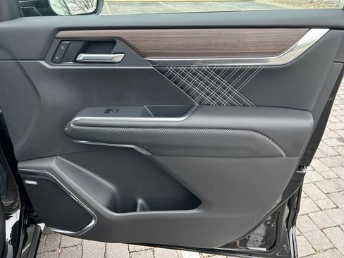 New 2026 GMC Acadia Denali image 50