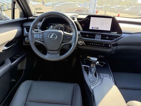 Used 2023 Lexus UX 250h F Sport image 18