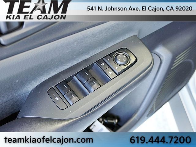 Used 2025 Toyota Prius LE FWD image 25