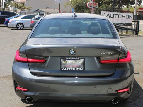 Used 2021 BMW 330i xDrive Sedan w/ Convenience Package image 4