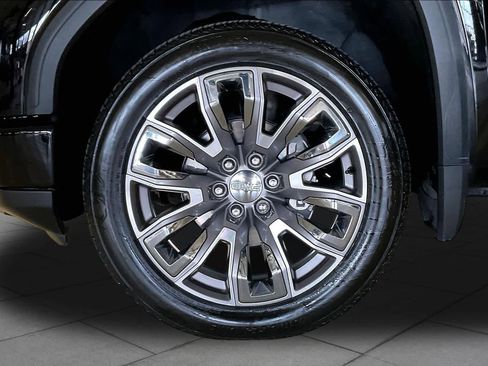 Used 2024 GMC Sierra 1500 Denali w/ Denali Reserve Package AWD/4WD image 10