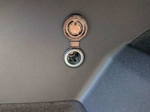 New 2026 Volkswagen Tiguan SE image 28