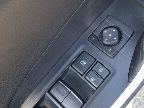 Used 2022 Toyota RAV4 Limited AWD/4WD image 11