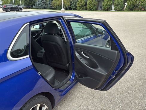 Used 2019 Hyundai Elantra GT w/ Style Package 02 FWD image 19