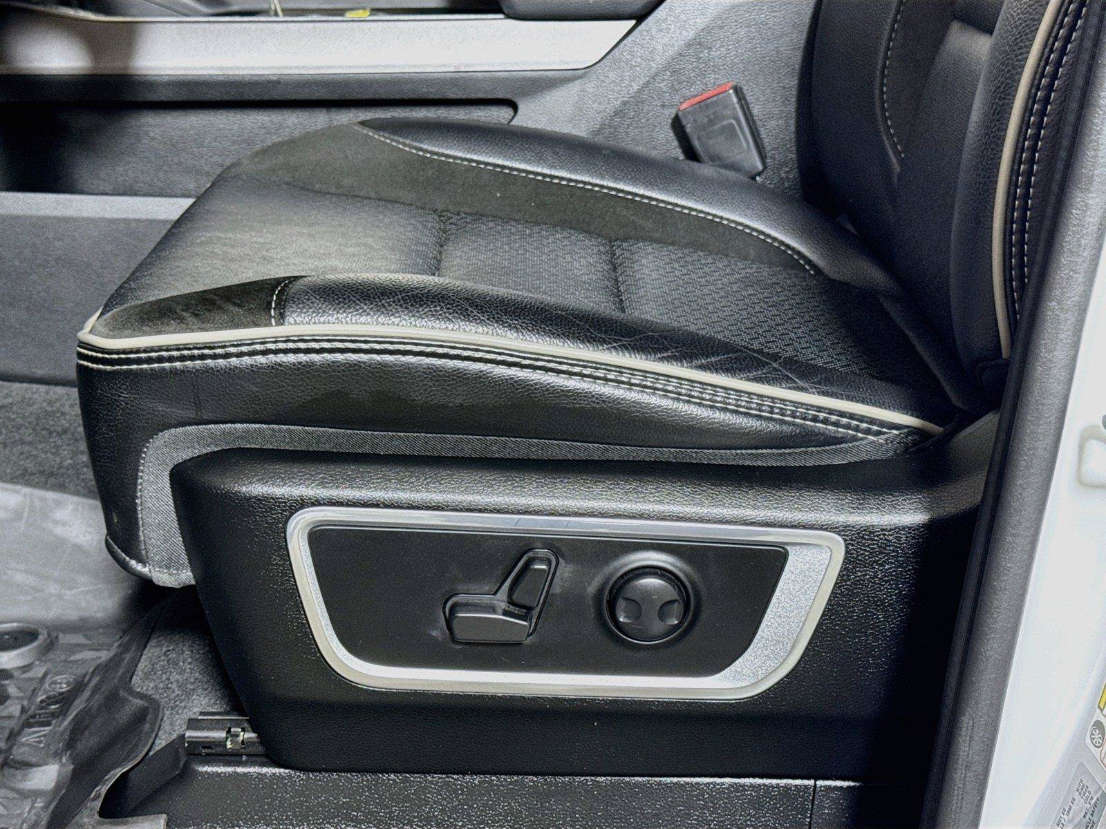 Used 2024 RAM 1500 Laramie AWD/4WD image 18