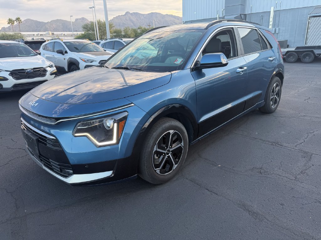 Used 2025 Kia Niro FWD image 3