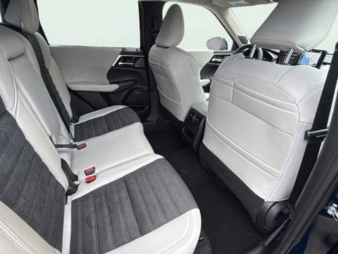 New 2026 Mitsubishi Outlander SE image 24