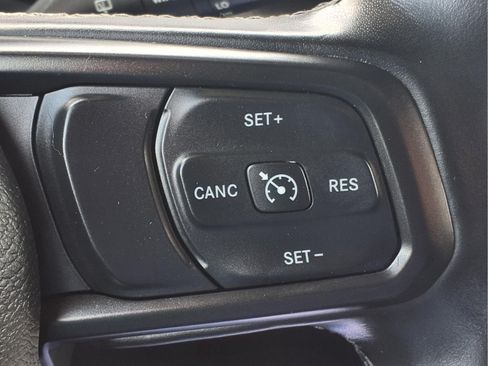 Used 2022 Jeep Wrangler Unlimited Sport AWD/4WD image 17