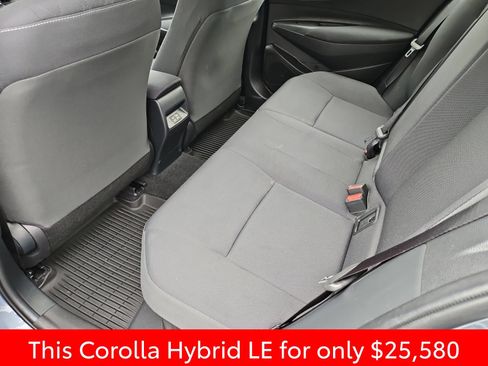 Used 2025 Toyota Corolla LE FWD image 33