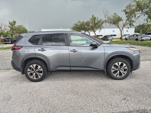Used 2023 Nissan Rogue SV FWD image 2