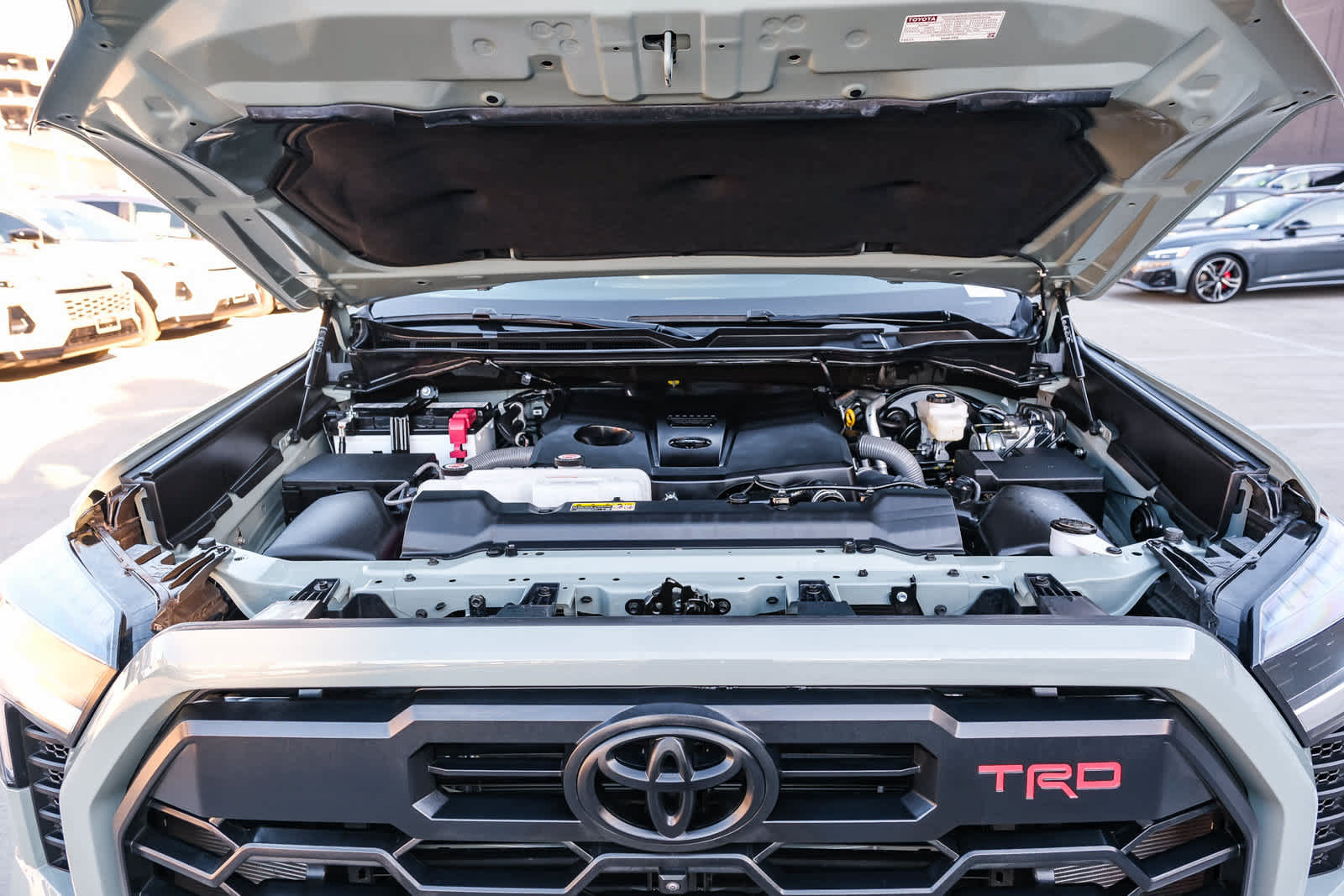 Certified 2025 Toyota Tundra Limited w/ TRD Off-Road Package AWD/4WD image 28