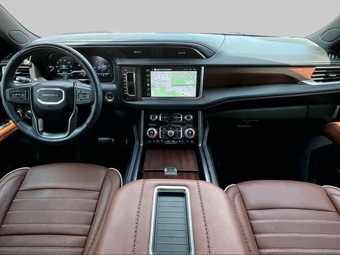 Used 2024 GMC Yukon XL Denali Ultimate AWD/4WD image 16