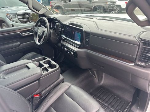 Certified 2024 GMC Sierra 1500 SLT image 24
