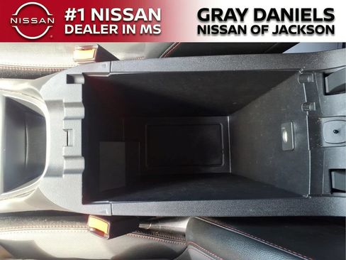 Used 2023 Chevrolet Equinox RS FWD image 22