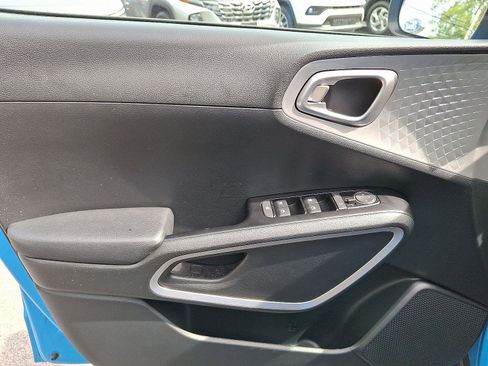 Used 2023 Kia Soul S image 12