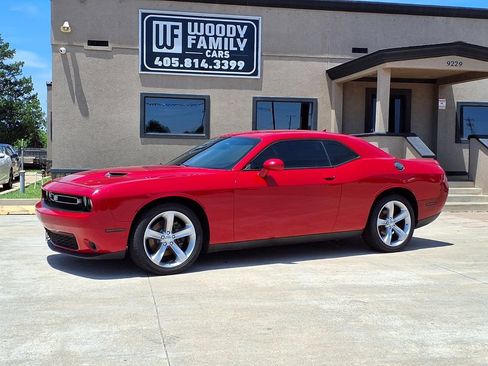 Used 2016 Dodge Challenger R/T w/ Sound Group RWD image 16