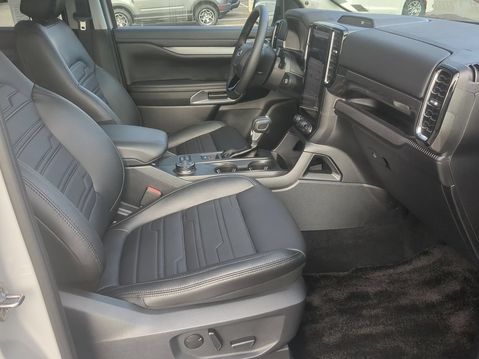 Used 2026 Ford Ranger Lariat w/ FX4 Off-Road Package AWD/4WD image 35