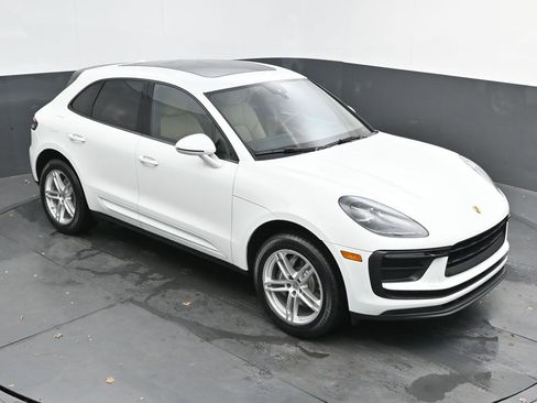 Used 2022 Porsche Macan image 38