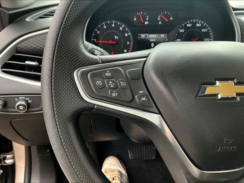 Used 2024 Chevrolet Malibu LT image 11