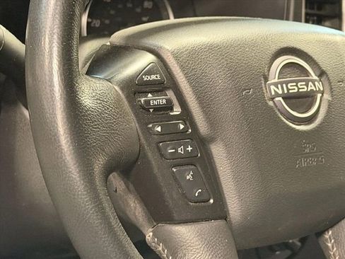 Used 2022 Nissan Frontier SV AWD/4WD image 8