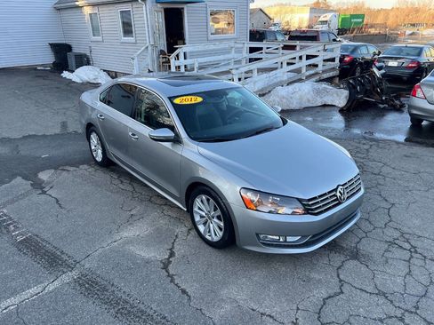 Used 2012 Volkswagen Passat 2.5 SEL Premium image 3