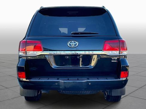 Certified 2017 Toyota Land Cruiser image 4