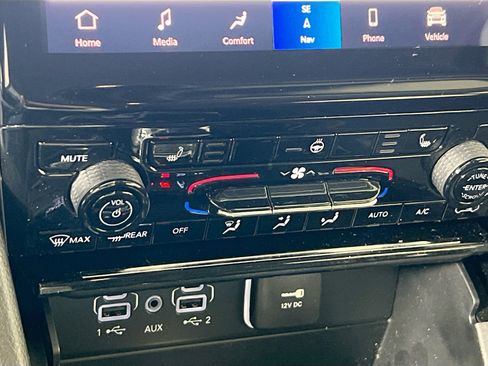 Used 2023 Jeep Grand Cherokee Limited image 20