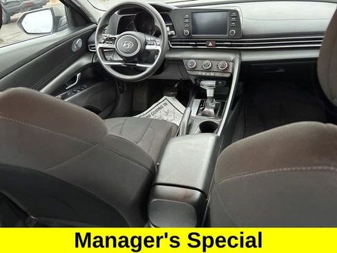 Used 2023 Hyundai Elantra SE image 35