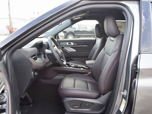 New 2026 Ford Explorer Platinum image 18