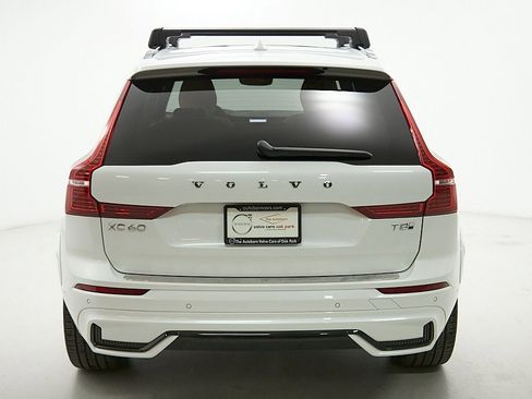 Certified 2025 Volvo XC60 T8 Ultra w/ Protection Package Premier image 9