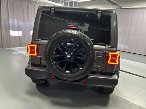 Used 2025 Jeep Wrangler Unlimited Sahara w/ Safety Group AWD/4WD image 6