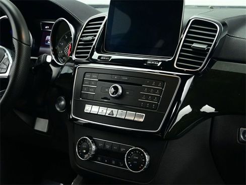 Used 2019 Mercedes-Benz GLE 43 AMG 4MATIC image 37