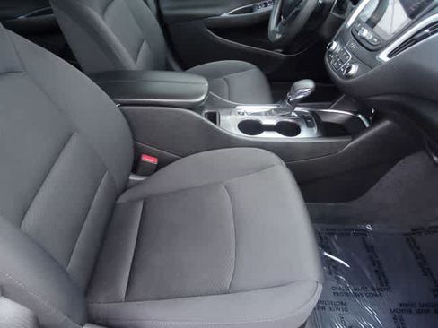 Used 2023 Chevrolet Malibu LT FWD image 12