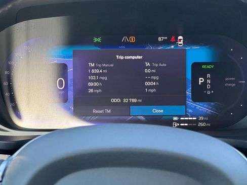 Certified 2023 Volvo S60 T8 Plus AWD/4WD image 11