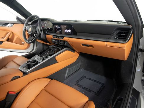 Certified 2025 Porsche 911 Carrera RWD image 34