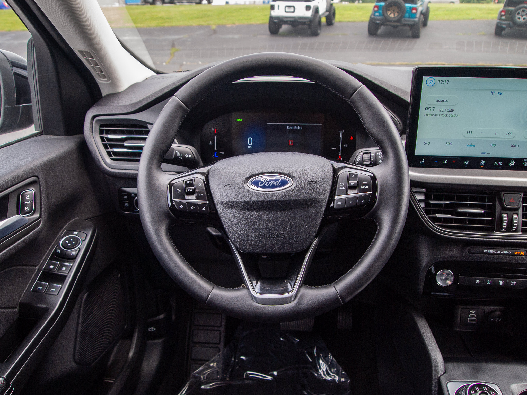 Used 2025 Ford Escape SE FWD image 21