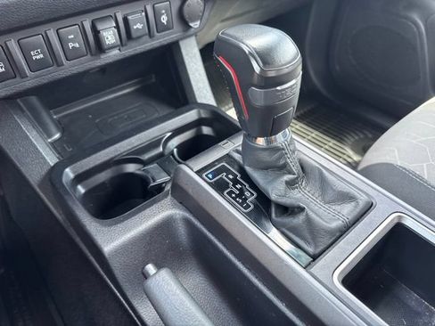 Used 2023 Toyota Tacoma TRD Off-Road w/ Technology Package AWD/4WD image 9