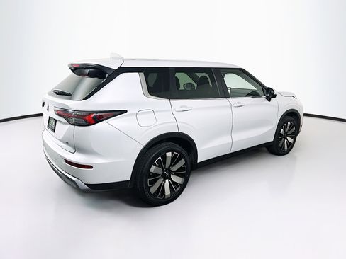 Used 2025 Mitsubishi Outlander SE FWD image 9