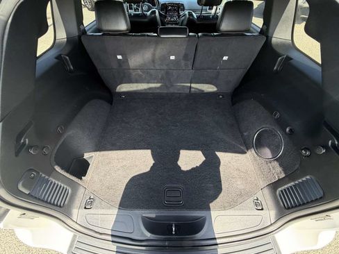 Used 2020 Jeep Grand Cherokee Laredo w/ Laredo X Package RWD image 24