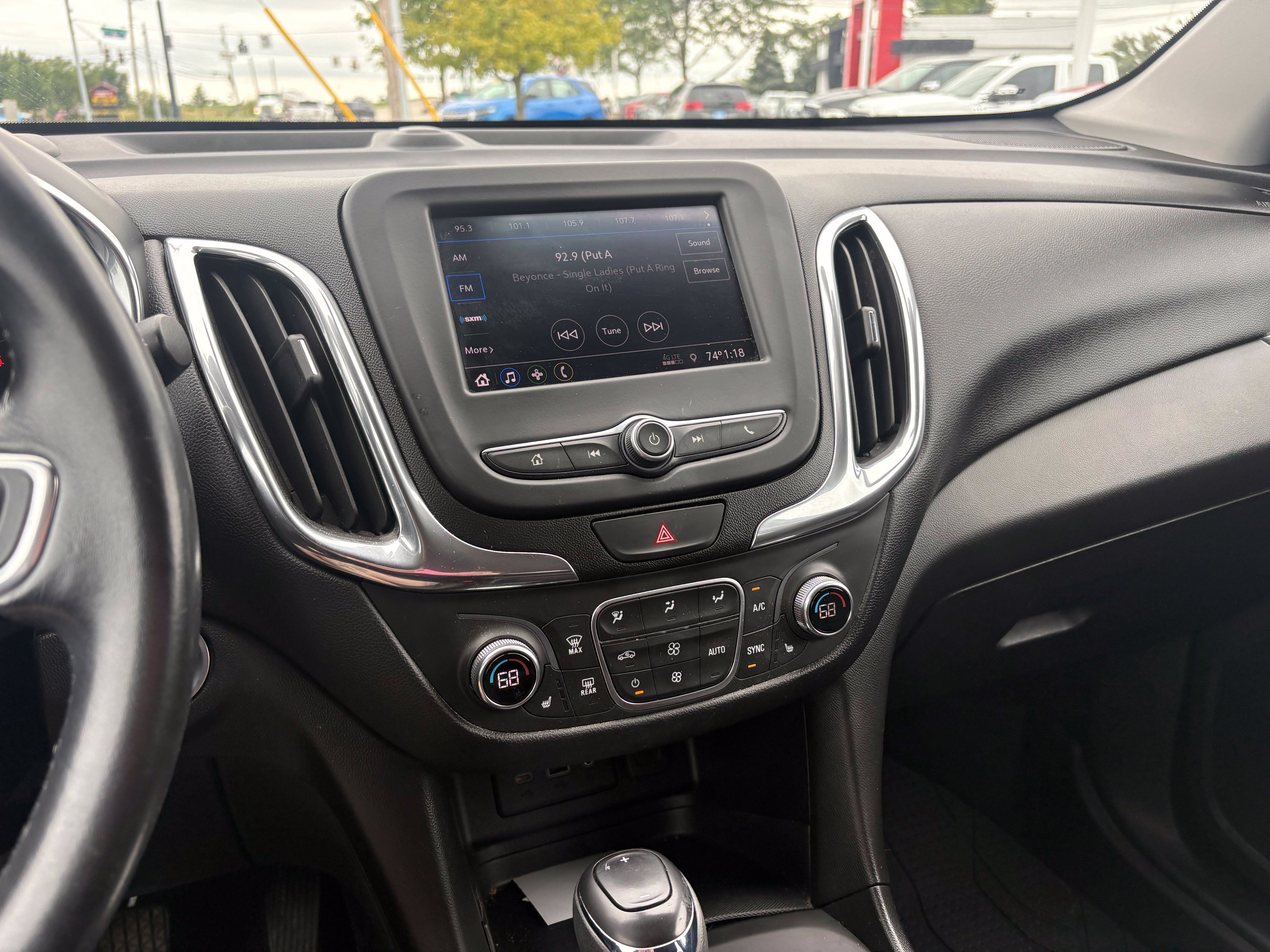 Used 2020 Chevrolet Equinox LT w/ Driver Convenience Package AWD/4WD image 11