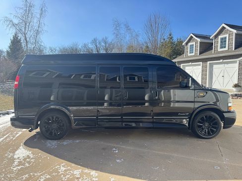 Used 2019 Chevrolet Express 2500 RWD 2500 155 image 9