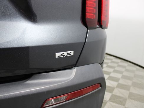 Used 2023 Kia Sorento LX image 33