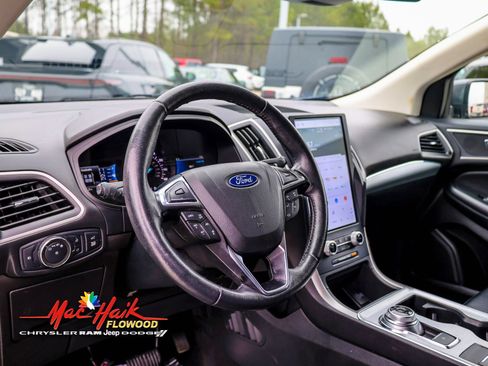 Used 2022 Ford Edge SEL w/ Convenience Package image 16
