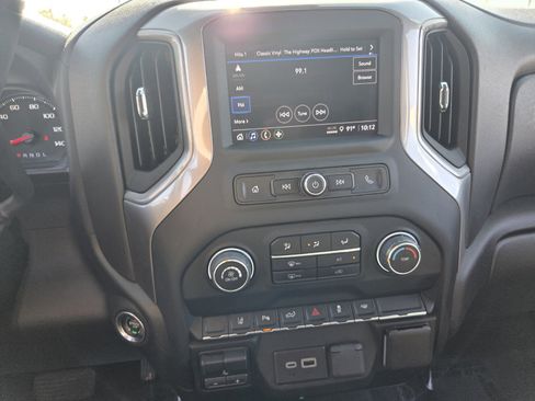 Used 2024 Chevrolet Silverado 2500 Custom w/ Custom Value Package image 22