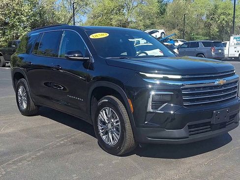 New 2026 Chevrolet Traverse LT w/ LPO, Floor Liner Package FWD image 5