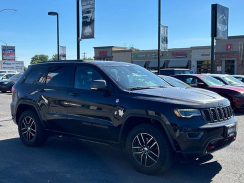 Used 2017 Jeep Grand Cherokee Trailhawk w/ Trailhawk Luxury Group AWD/4WD image 1