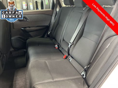 Used 2023 Nissan Rogue S image 17